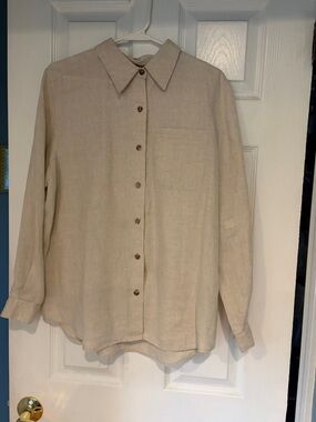 Liz Claiborne Cream Linen Button-Front Top